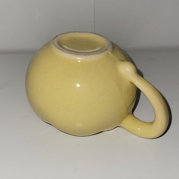 Vintage Light Yellow Creamer with Handle - Picture 2 of 5